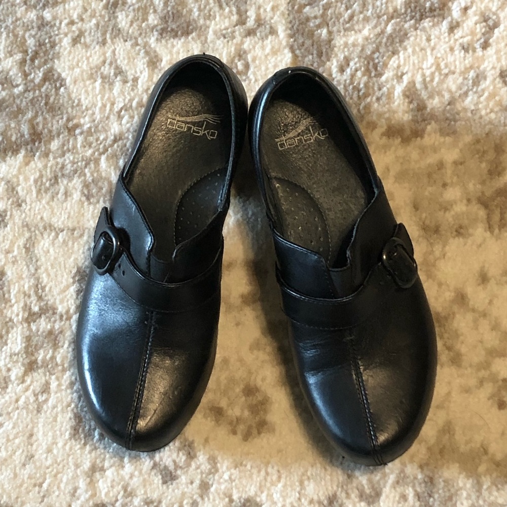 Dansko mule clogs. Like new size 37.